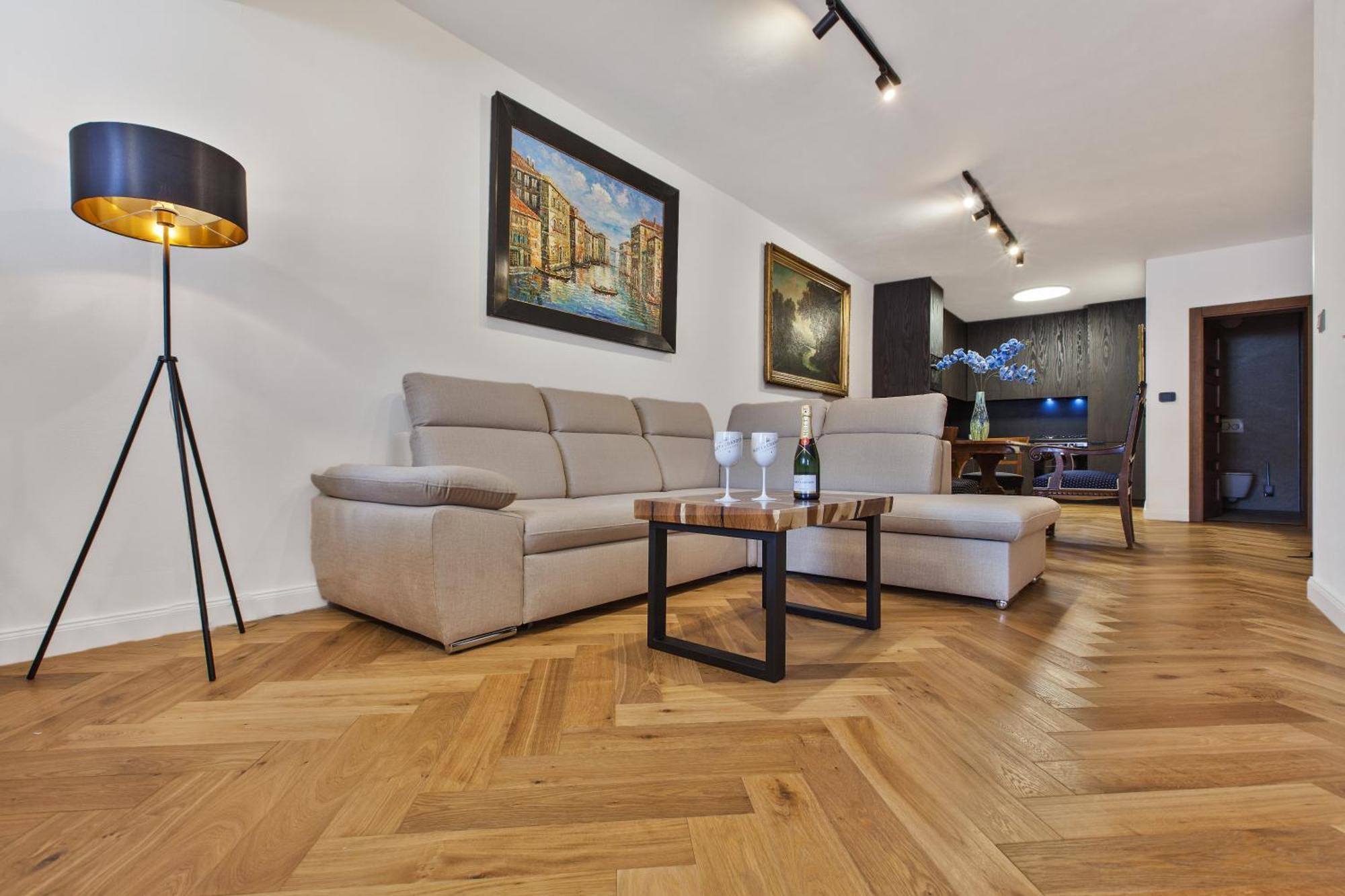 Brezno Central Apartments Buitenkant foto